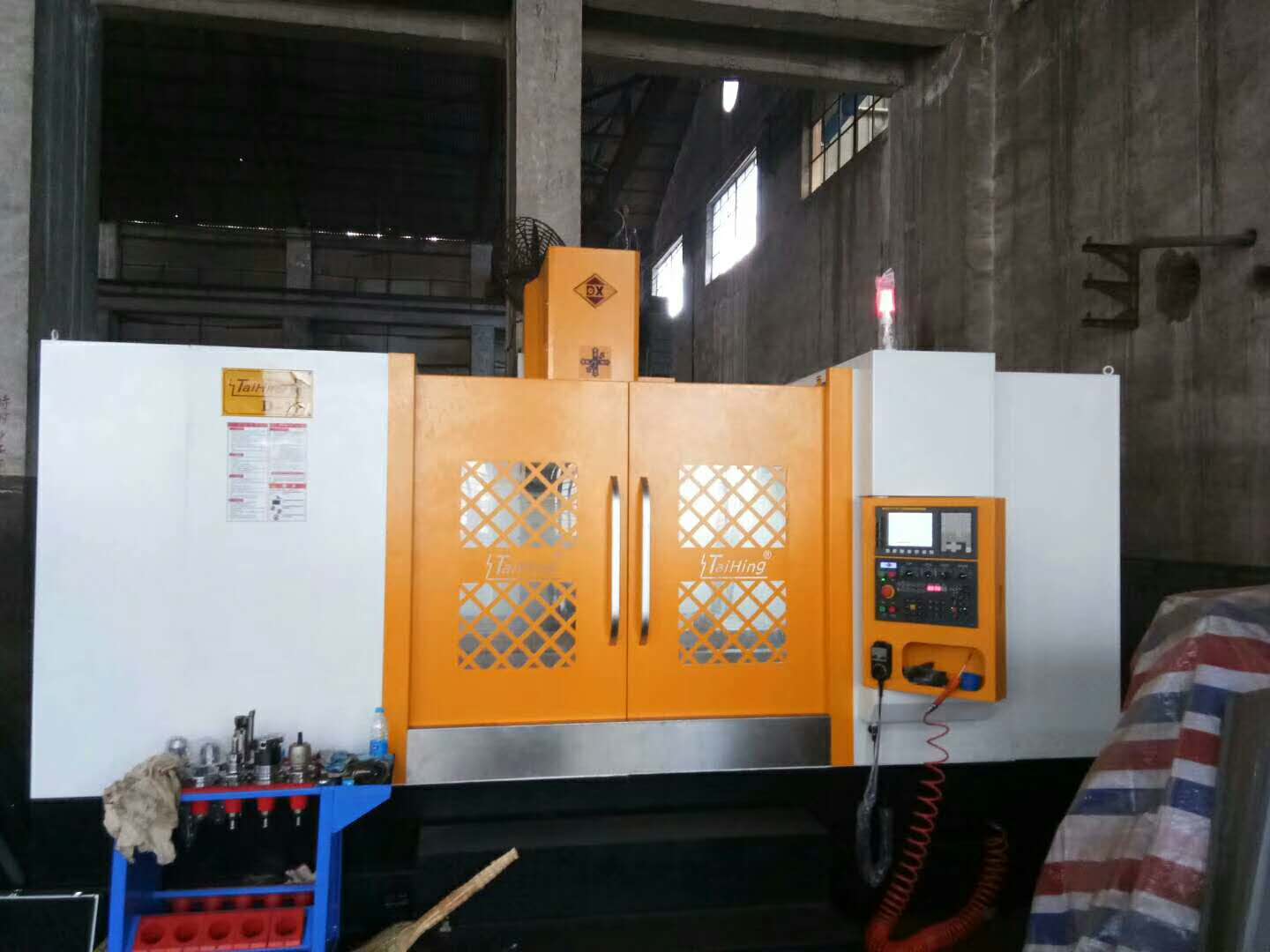 硬軌機D-15 （三菱系統(tǒng)）—1580（三軸硬軌）CNC立式加工中心機